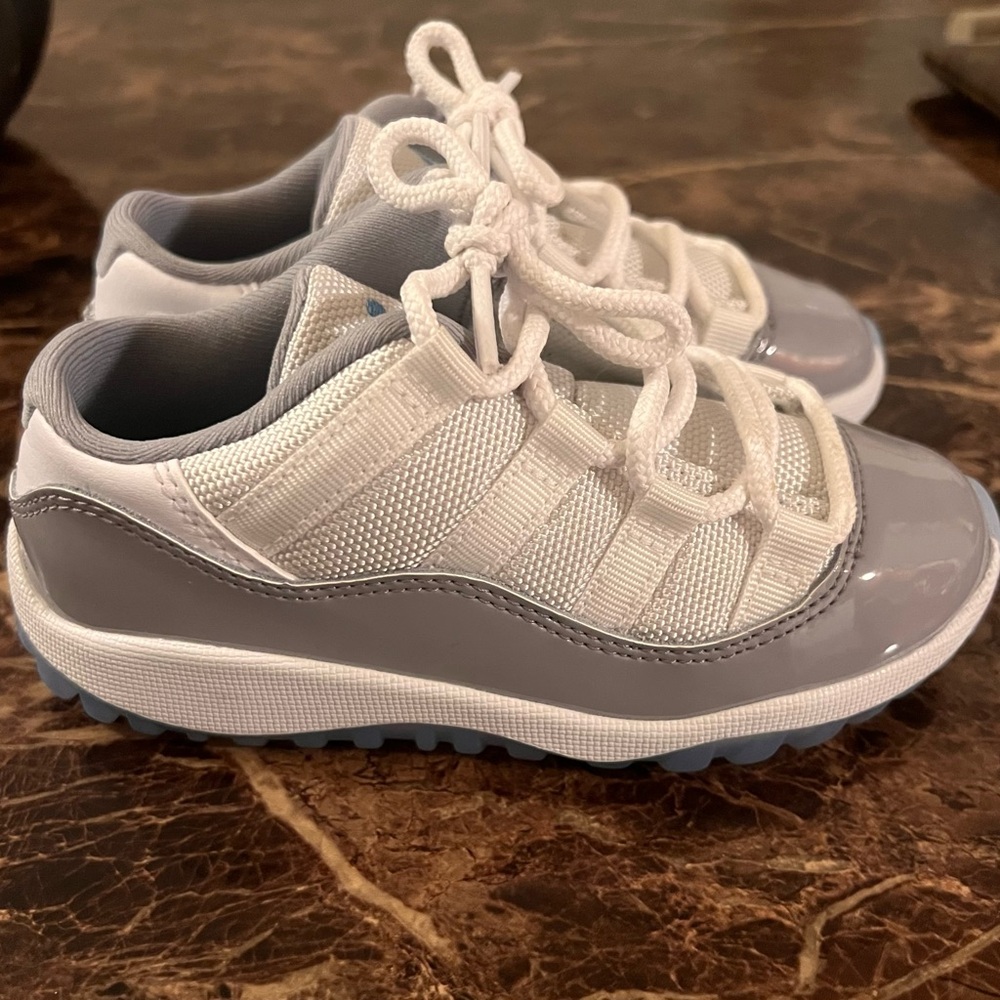 Jordan Low Top 11s
